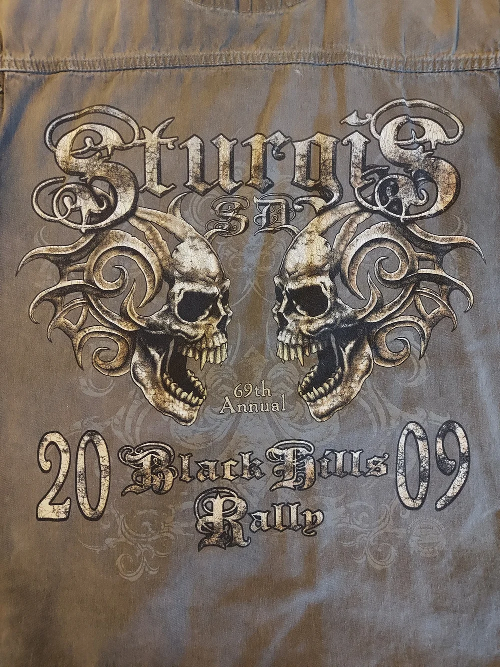 VINTAGE 2009 Sturgis Black Hills Rally Sleeveless Denim Biker Shirt